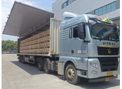 危险品双飞翼气囊厢车